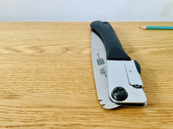 SUIZAN Japanese Compact Folding Saw 210mm front view folded